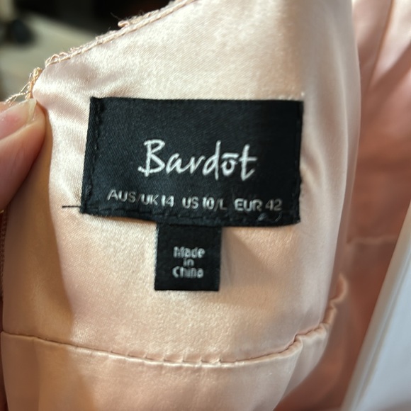 Gorgeous Bardot nude lace dress, size 10. - Picture 7 of 8